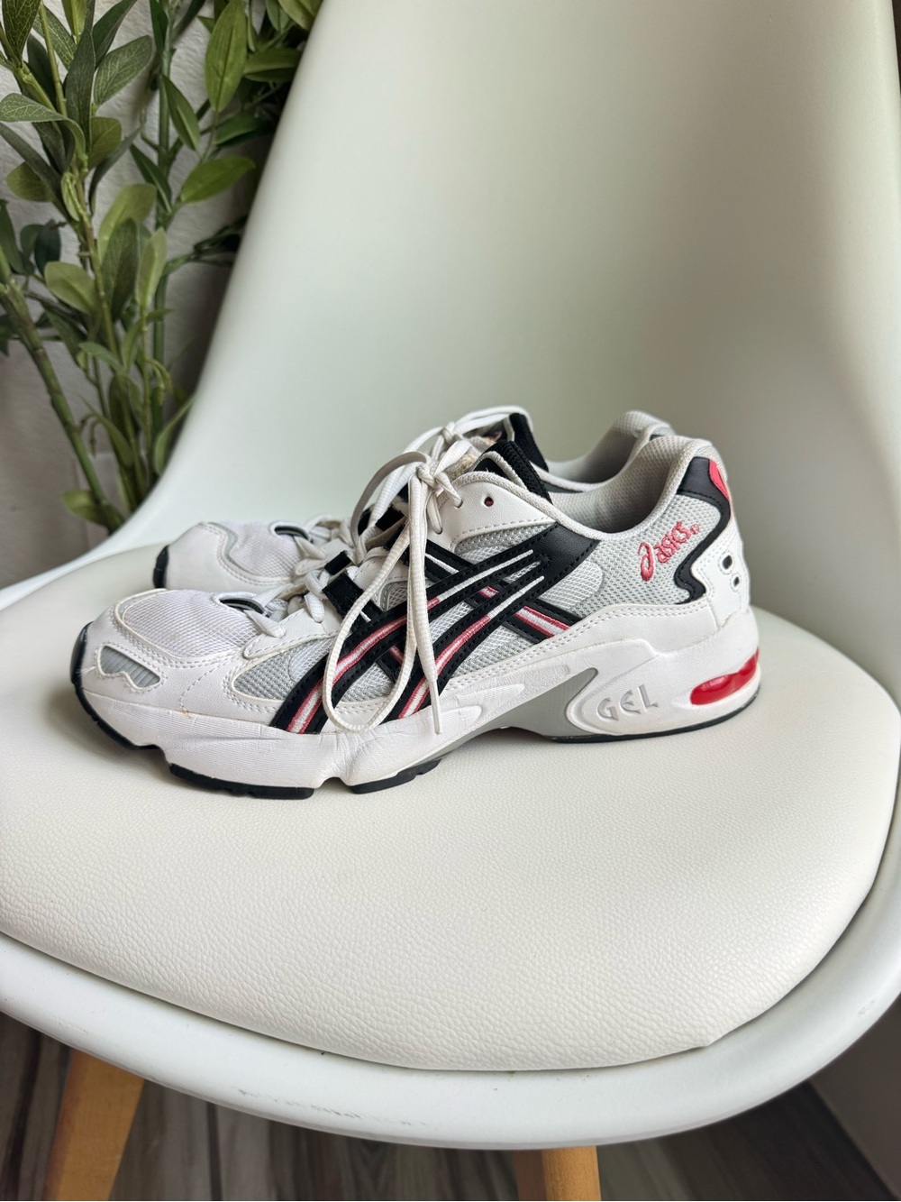 ASICS Gel 1090 White Black Red Sneakers Women’s 9 Retro Y2K Running Shoes